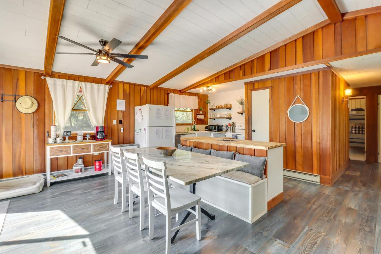 Lakefront Poconos Vacation Rental With Swim Dock! Long Pond Kültér fotó