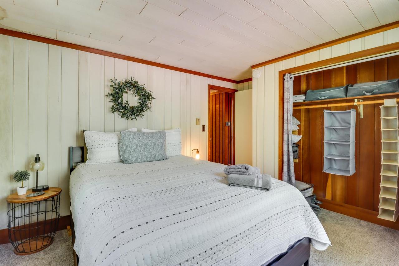 Lakefront Poconos Vacation Rental With Swim Dock! Long Pond Kültér fotó