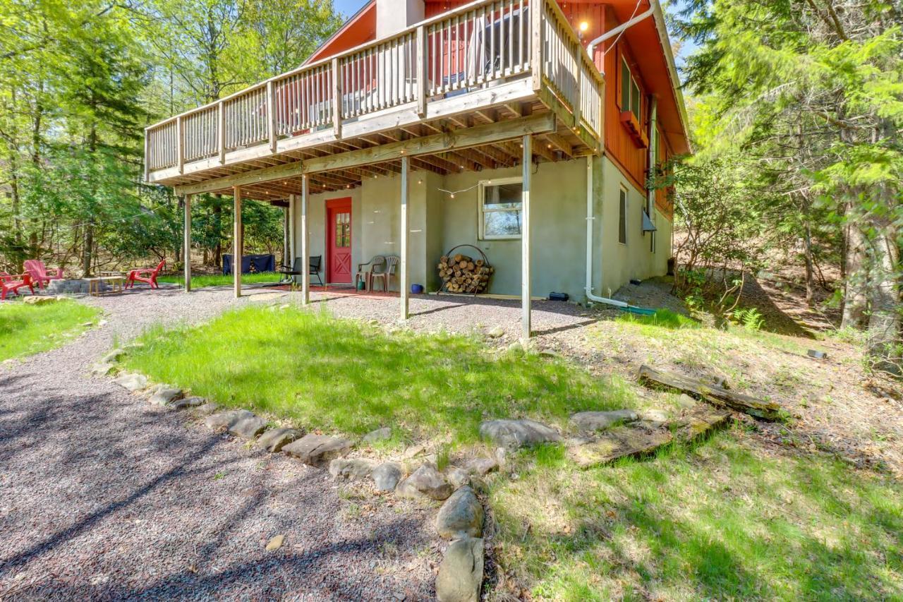 Lakefront Poconos Vacation Rental With Swim Dock! Long Pond Kültér fotó